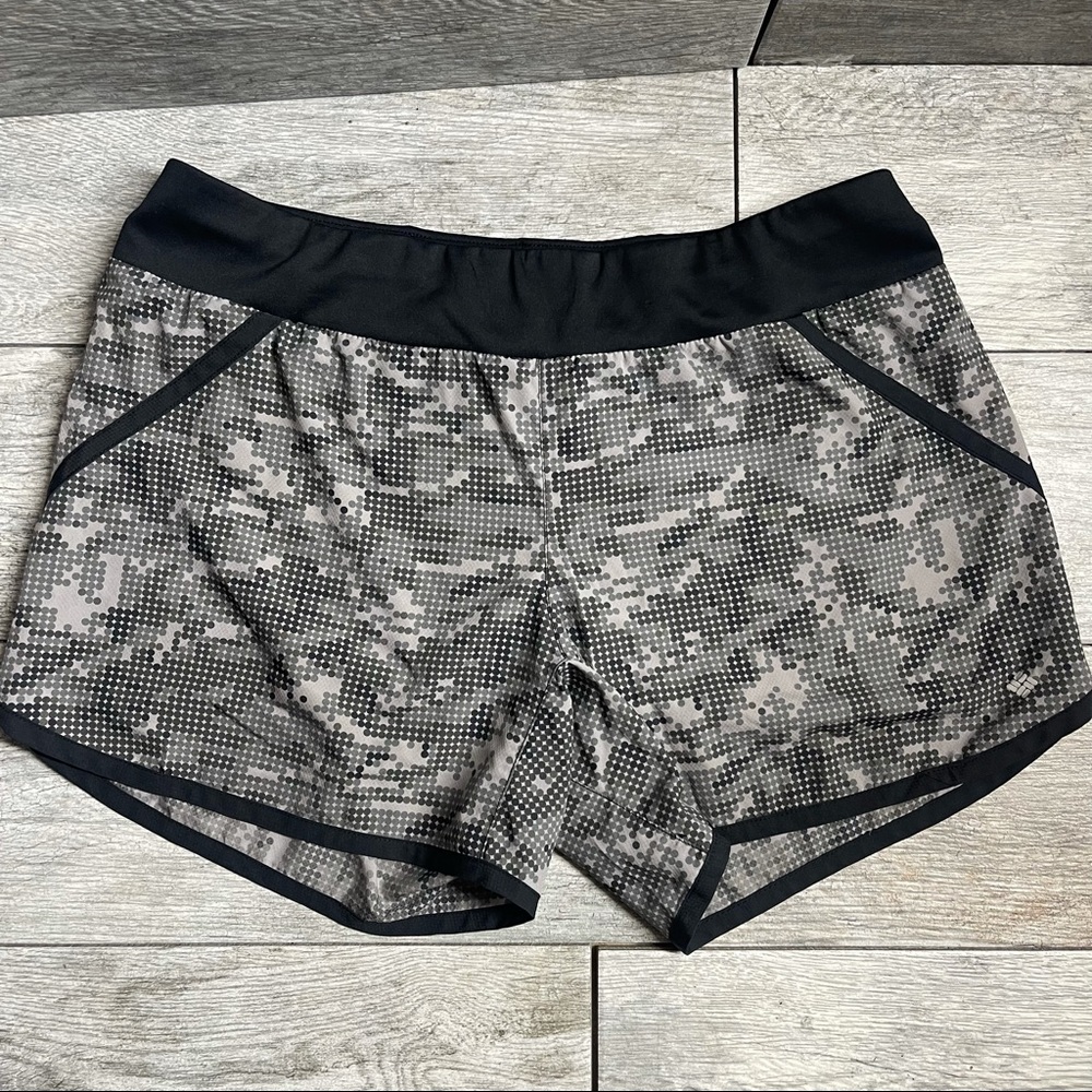 Columbia Omni-WIC Advance Evaporation Running Shorts Size M